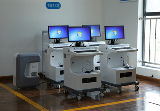 選擇骨密度儀廠家，除了骨密度儀價(jià)格之外，這三點(diǎn)一定要注意！